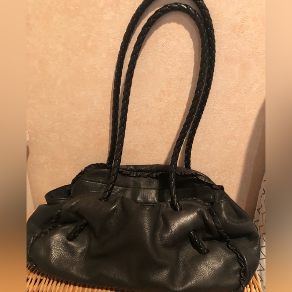 Furla 100% leather shoulder bag - bought in Italy - Picture 1 of 4